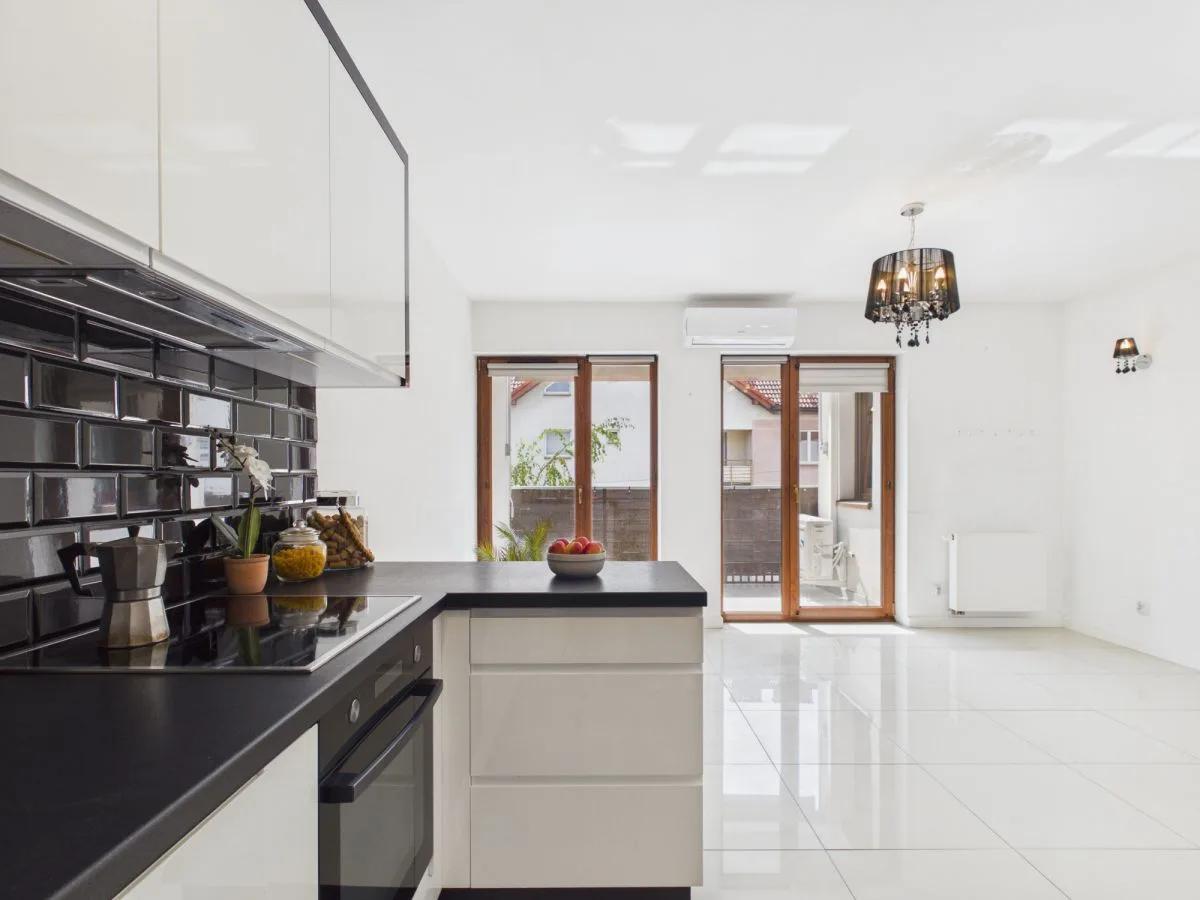 W apartamentowcu - blisko centrum - cicha okolica
