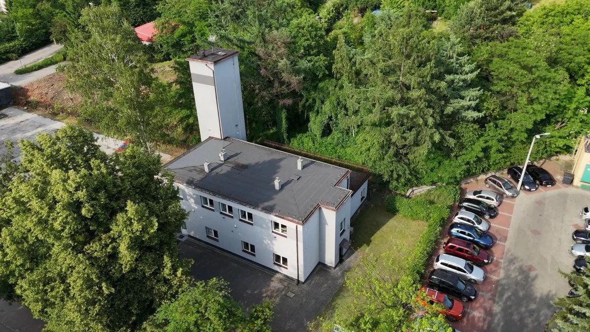 Obiekt usługowy. Częściowo wynajęty. Z parkingiem!