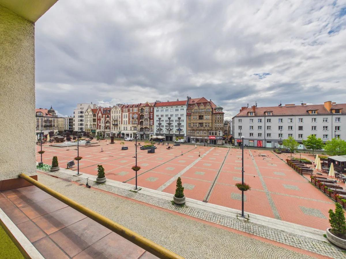4 pokoje w bloku z balkonem - Rynek